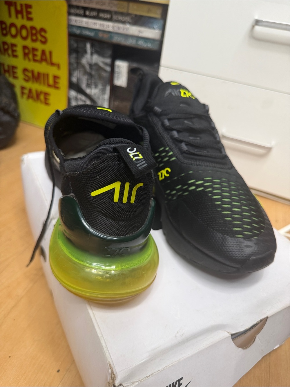 Nike Air Max 270 Black Volt Oil Grey Men’s Size 10 AH8050-017
